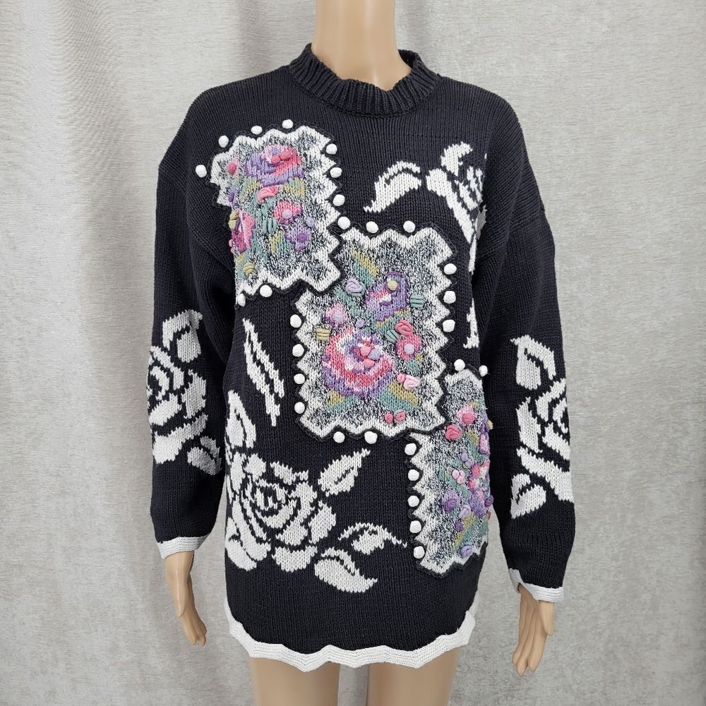 Rebecca Stone Vintage Black White Sweater Pink Purple 2D Flowers Cottagecore